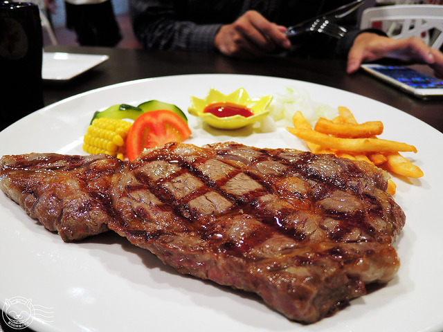 炭烤肋眼牛排