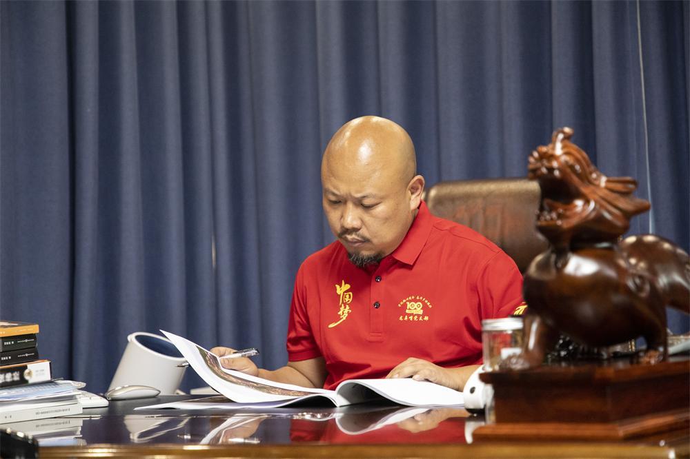 龙飞（墨戎苗寨乡村游有限责任公司总经理）_百度百科