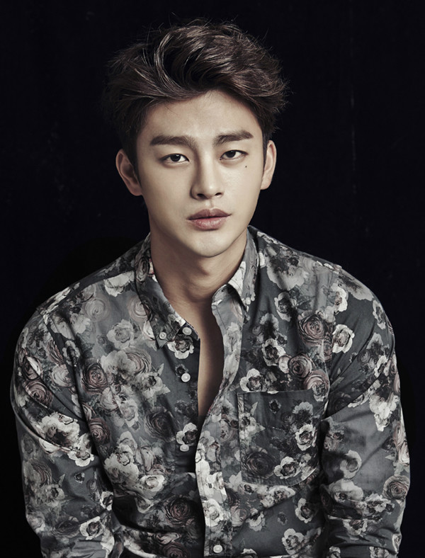 水木迷你连续剧,由 a target="_blank" href="/item/尹成植/3412327"