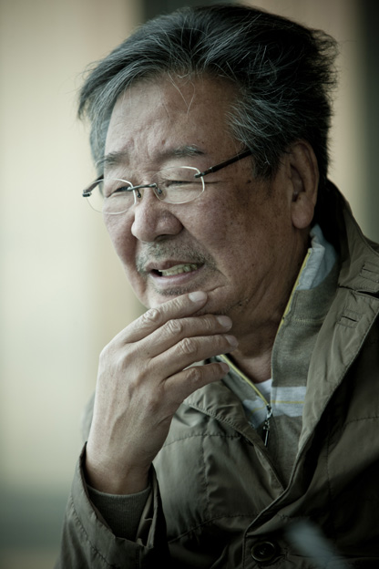  p>崔佛岩(         )本名崔英汉(         ),1940年6月15日出生.