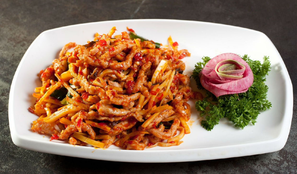  p>鱼香肉丝(yuxiang shredded pork),是 a target="_blank" href="