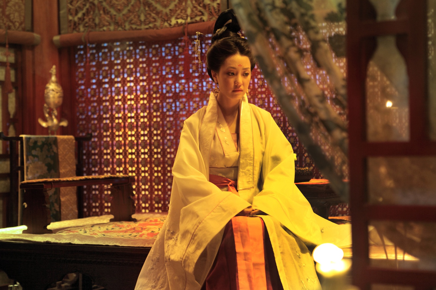  p>《刺客聂隐娘》是一部古装题材的文艺武侠电影,由 a href="#" data
