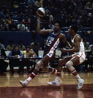 朱利叶斯·温菲尔德·欧文二世