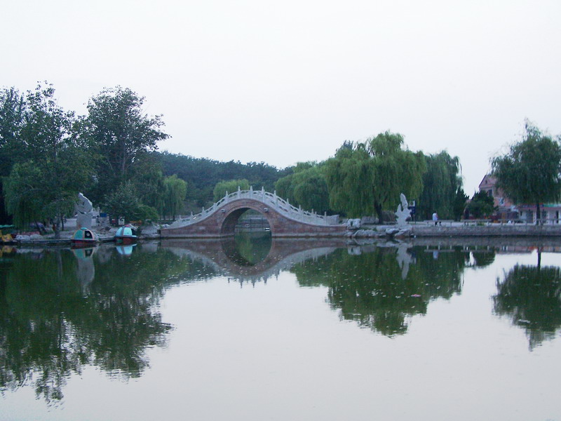 重点风景名胜区 /a>,位于山东省安丘市,距离风筝之都潍坊市南30公里