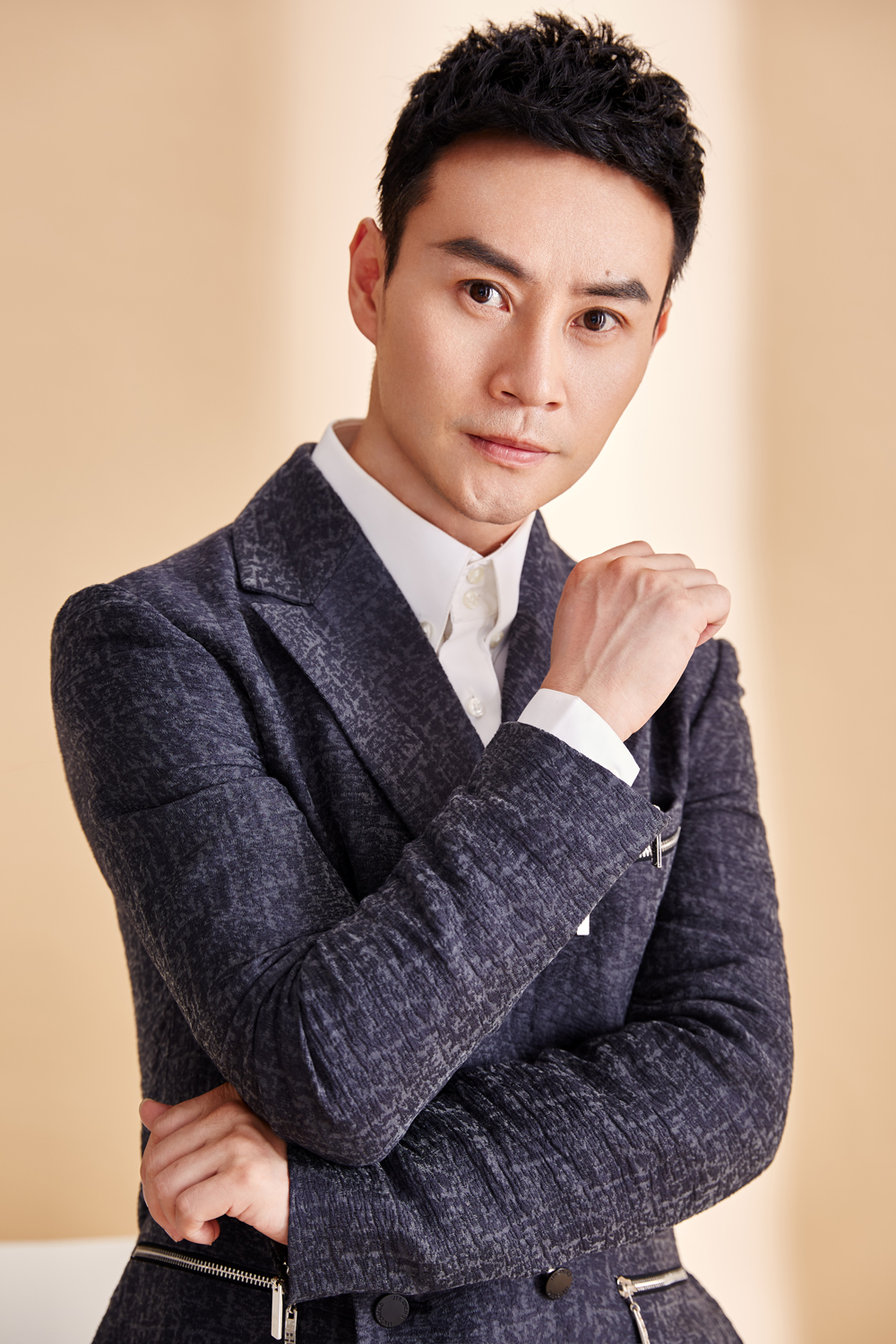  p data-id="go073zwk05">陈虎,四川成都人,中国功夫演员,武术指导.