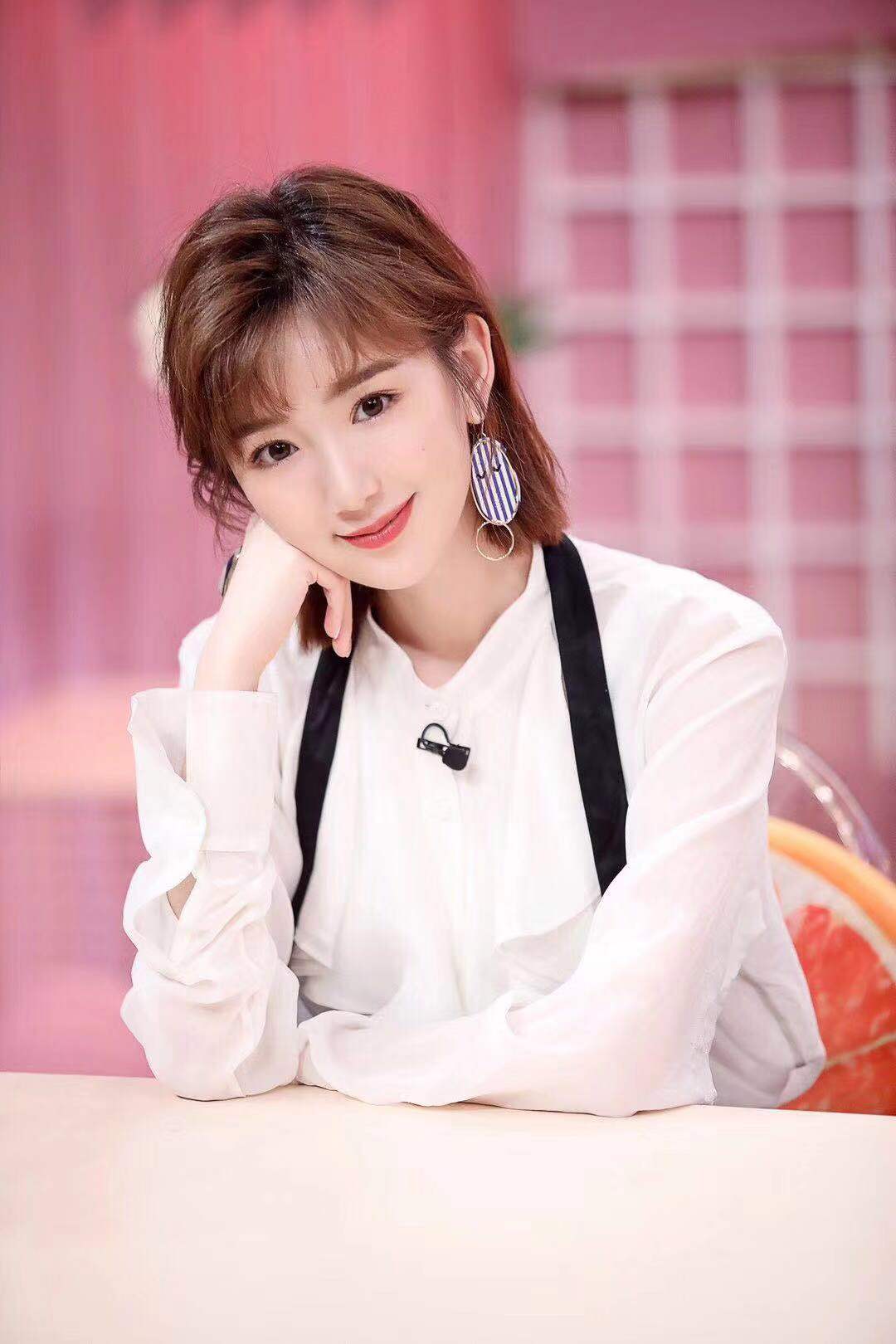  p>毛晓彤,1988年2月16日出生于天津市,中国内地影视女演员,毕业于 a