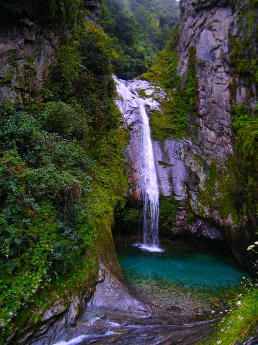  p data-id="gnfh4i1c2g">清碧溪是位于苍山圣应峰和 a target="