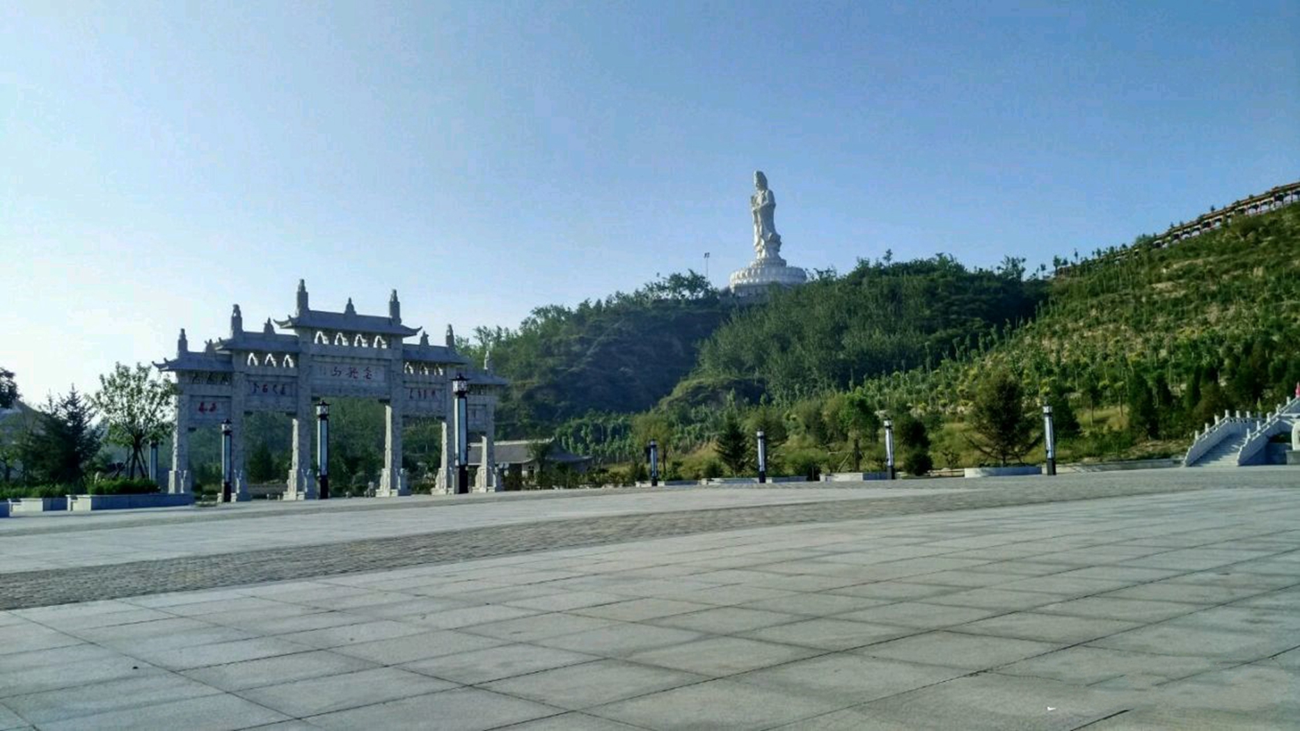  p>金龙山位于安徽省广德市 a target="_blank" href="/item/杨滩镇