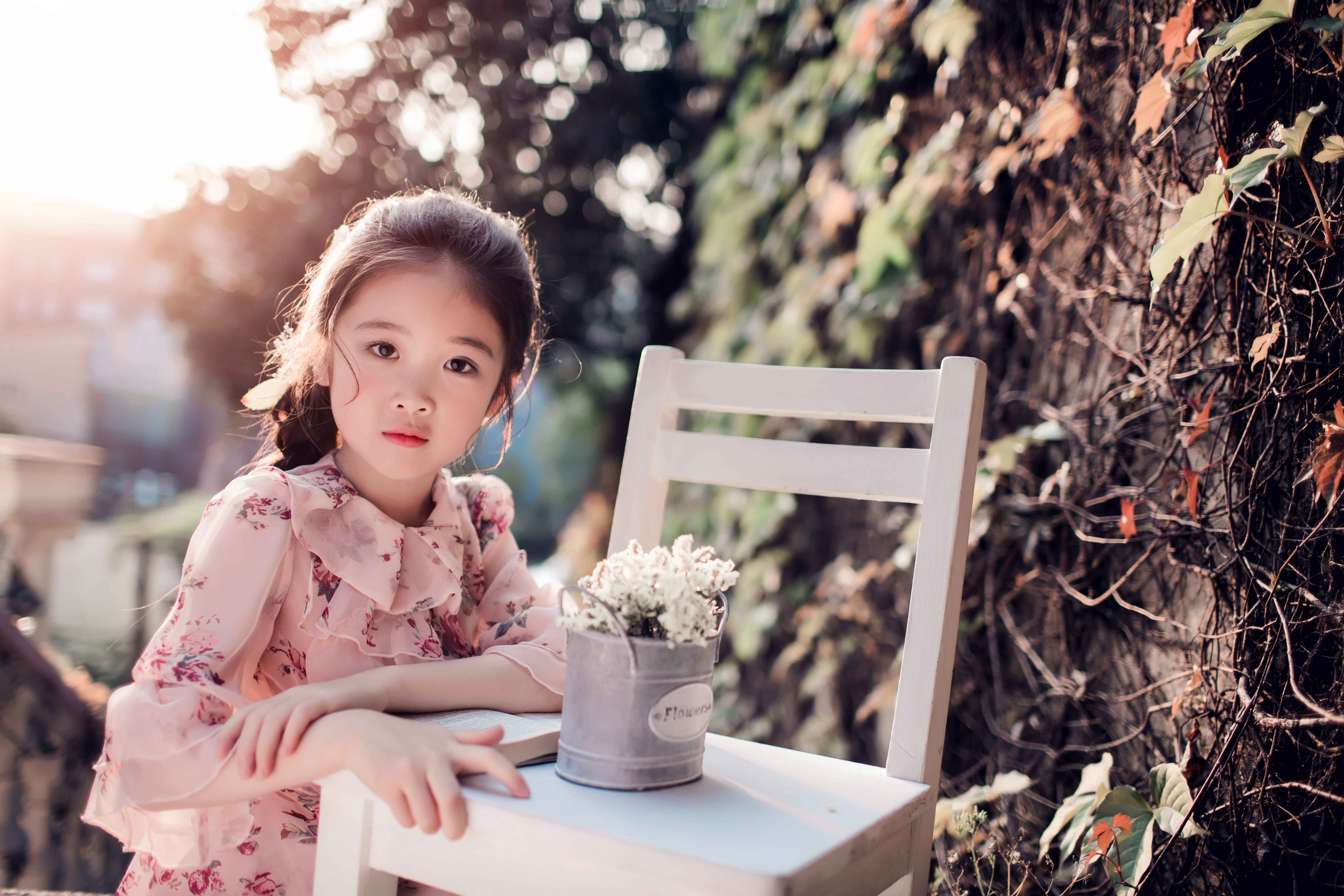  p>邓文怡,2009年11月14日出生于香港,童星,中国香港女歌手.