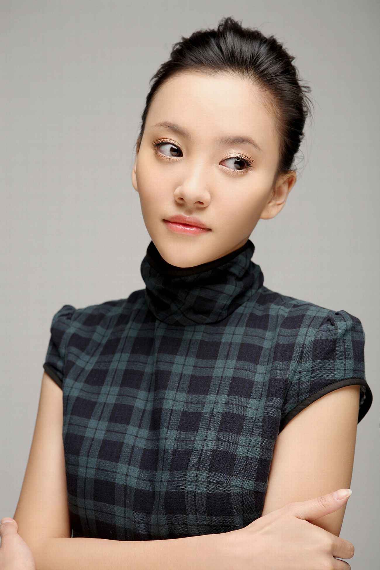  p data-id="gncmw1403j">周楚濋 i>(曾用名周楚楚) /i>,1986年11月15