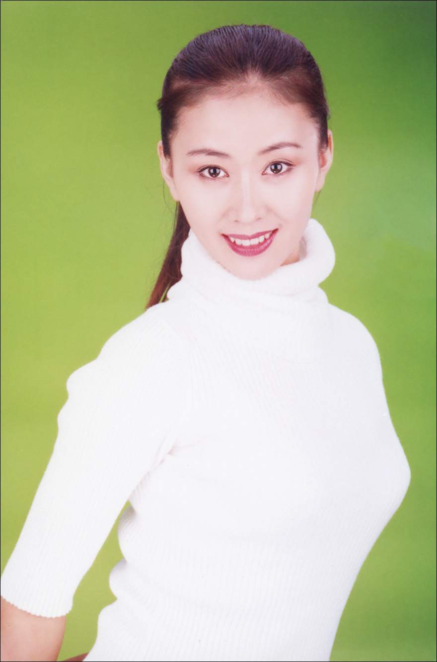  p data-id="gnsql2ij4o">汤加丽,1976年7月13日出生于中国安徽省合肥