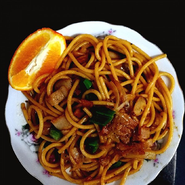 data-id="gn759e0d89">黑胡椒番茄培根炒意面是一道食品,主料是意大利