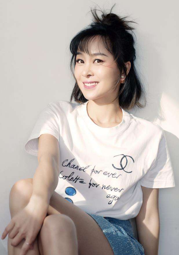  p>魏一,1983年4月5日出生于安徽省,中国女演员,制片人,魔术师,毕业于