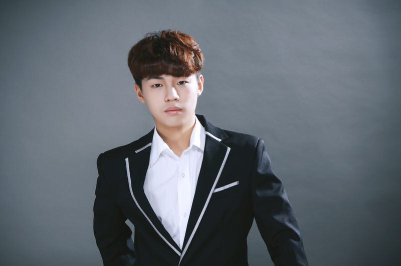  p data-id="sws5ftwhapsj">张龙,男,是一名中国内地演员.