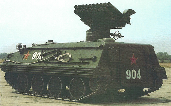  p>70式130毫米火箭炮属于地面火箭炮兵的近程野战火箭武器,用以歼灭