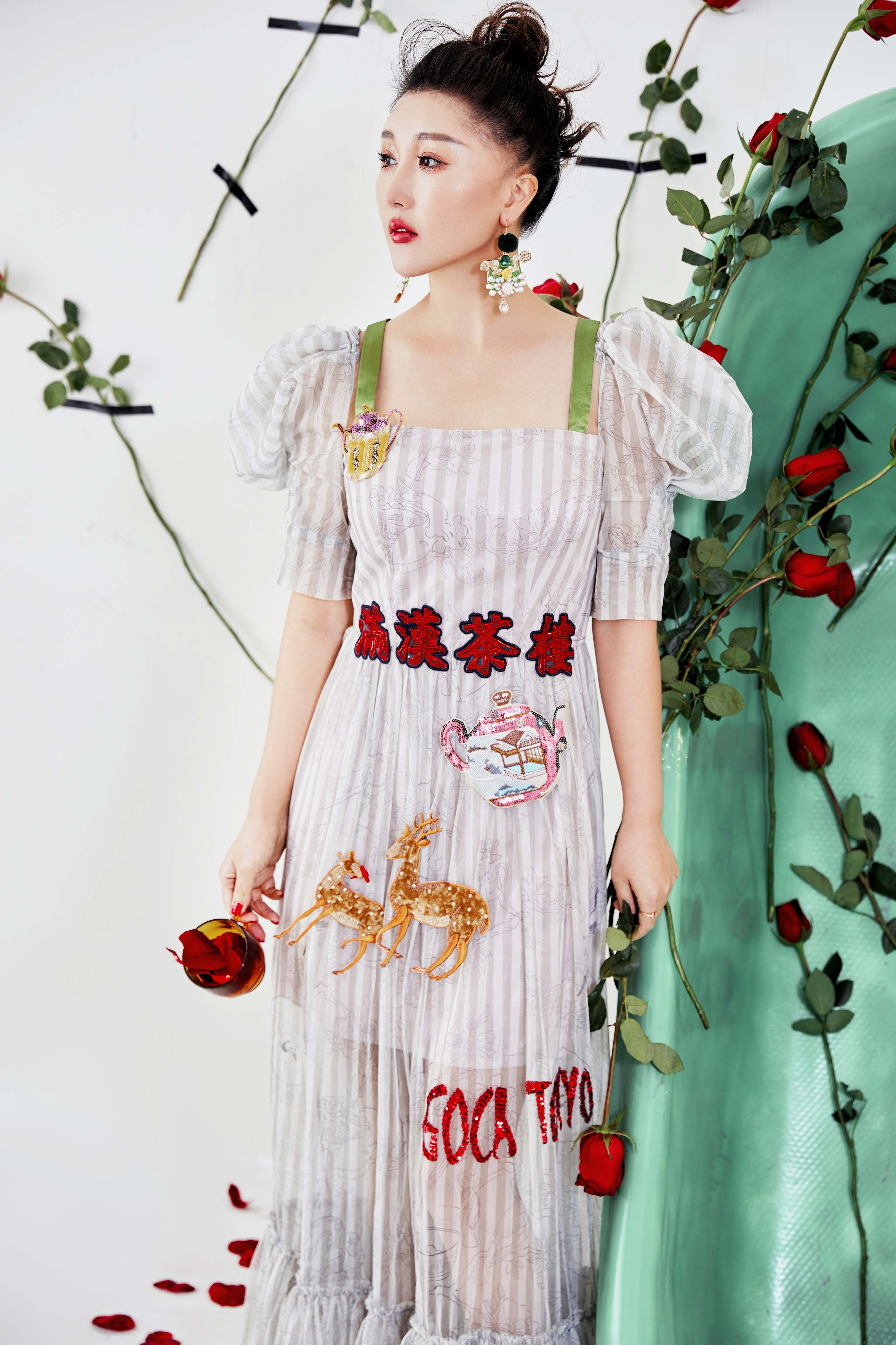  p>蒋雪儿(snow),1987年2月25日出生于中国四川,中国内地流行乐女歌手