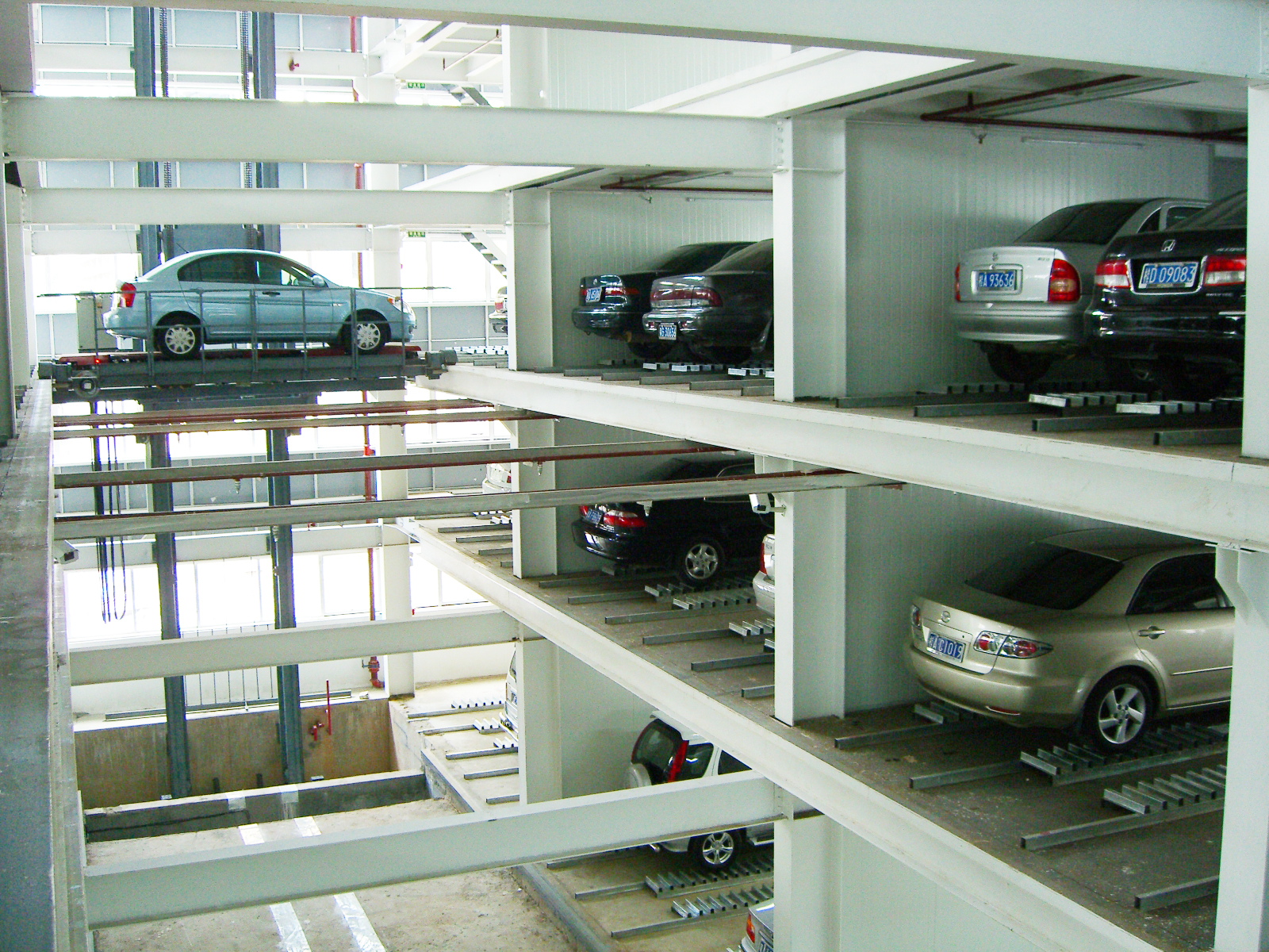  p data-id="gnbjcsyx7w">车库,一般是指人们用来停放汽车的地方.