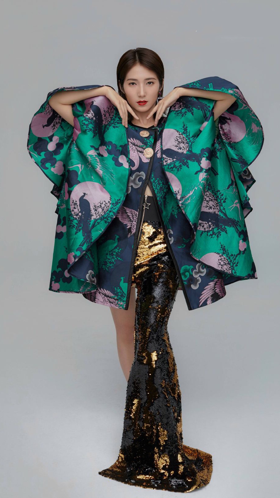  p>张嘉欣,出生于广州,内地歌手.