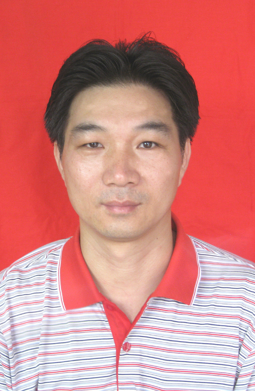  p data-id="gn2m43vfuw">李炬,男,现任广西陆川县沙湖镇党委委员,副