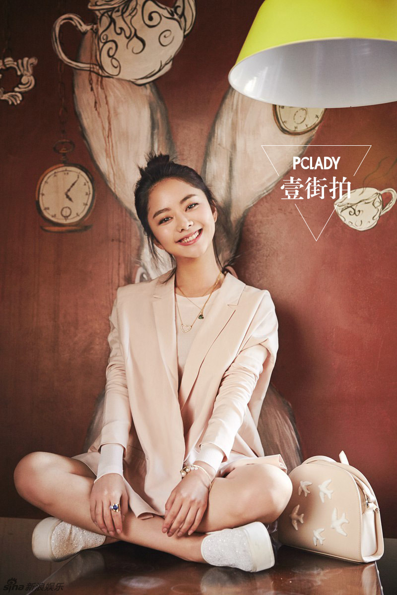  p>谭松韵,1990年5月31日出生于四川省泸州市叙永县,中国内地影视女