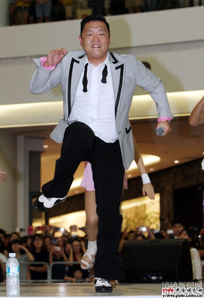  p>《江南style》(韩语:                )是韩国音乐人 a target="