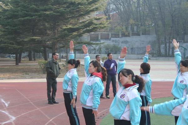 大连市中山区解放小学