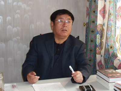 撼人心弦的男女恋情,演绎出一幕幕人间悲剧…… 作家于雷继推出长篇力