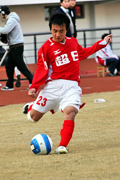  p>柏佳骏(bai jiajun),1991年3月20日出生于上海,中国职业足球运动员