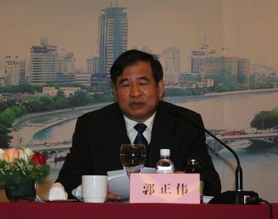 2003年7月任宁波市委副书记. 2010年2月任宁波市第