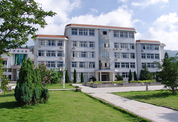  p data-id="gnx5zjfp6w">柘荣县第一中学(简称柘荣一中)创办于1944年