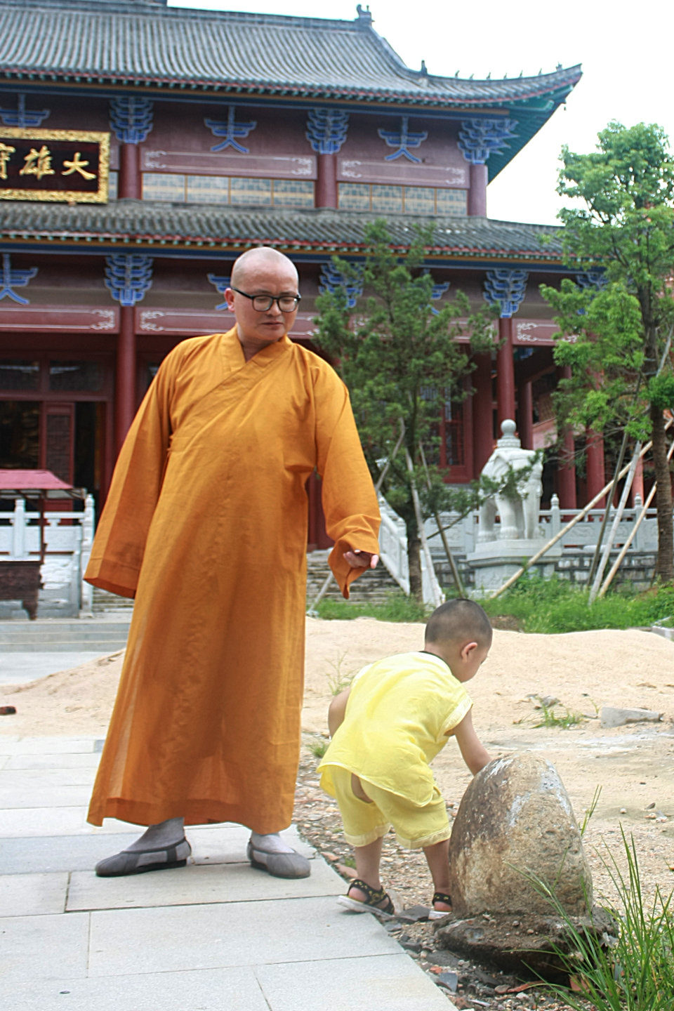  p>最萌小"和尚"走红中国,可爱照备受 a target="_blank" href="/item