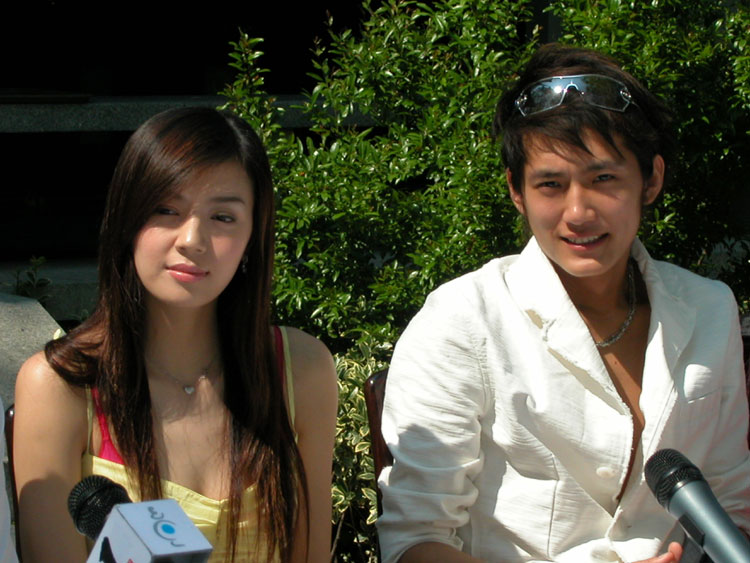 p>《夏日里的春天》是由 a href="#" data-lemmaid="13482116">唐辉 