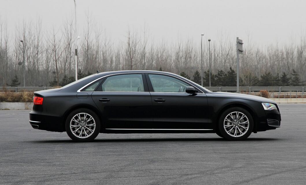 奥迪a8l 55 tfsi quattro豪华型