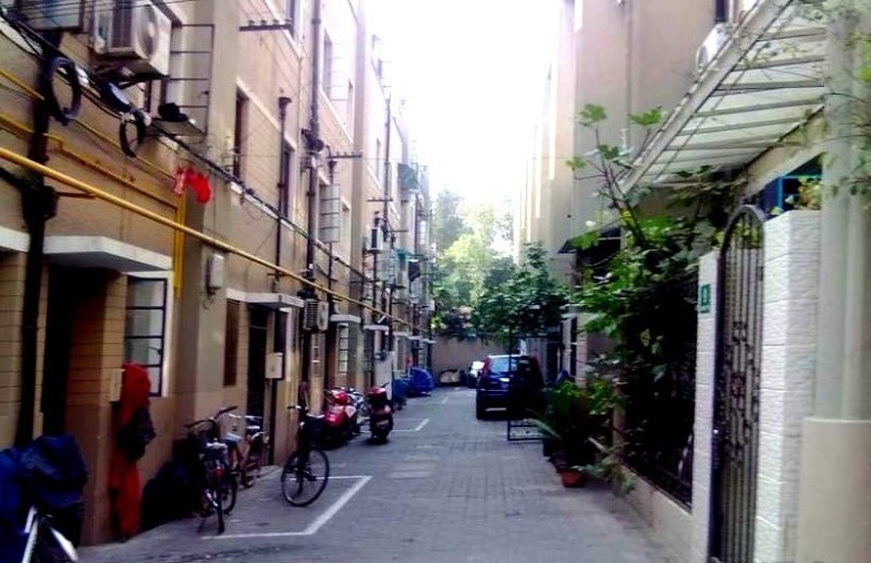 华新村(jinghuaxincun),位于 a target="_blank" href="/item/上海市