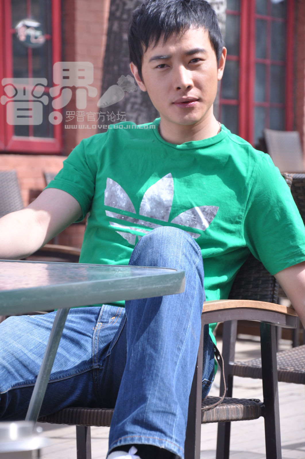 p>罗晋,1981年11月30日出生于江西省宜春市铜鼓县,中国内地影视男演员