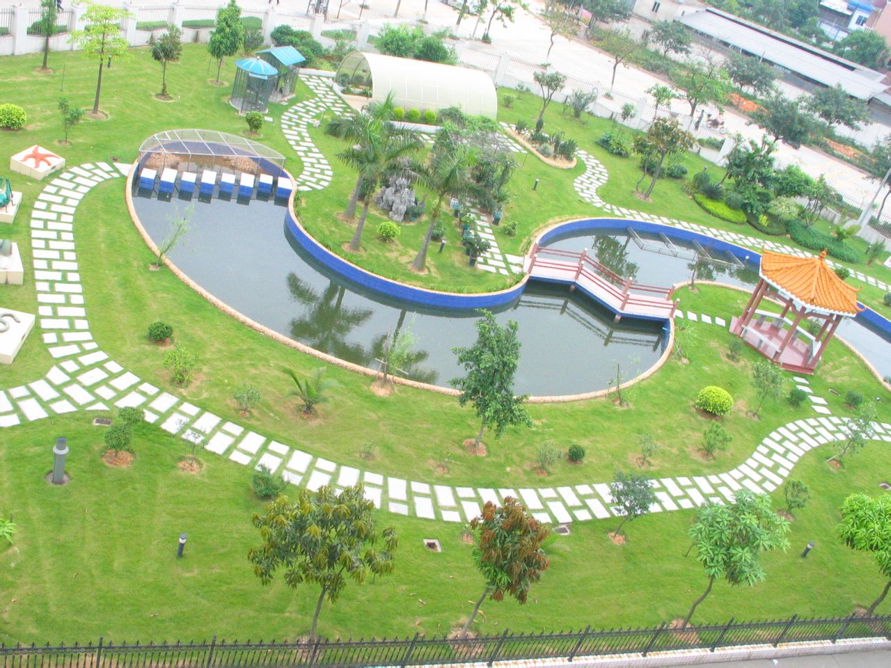  p>广州市番禺区石碁第三中学创建于1996年9月,是 a href="#">番禺区 