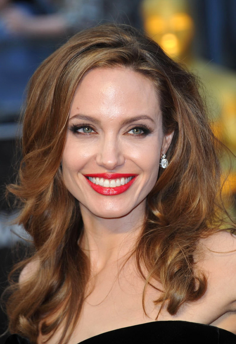 安吉丽娜·朱莉