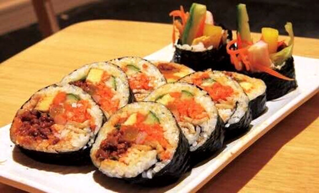 韩式泡菜紫菜包饭