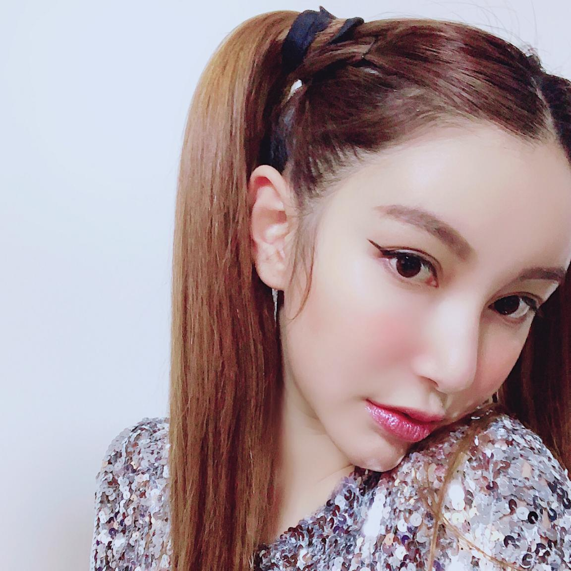 李雨桐澄清与胜利的传闻，在派对上很正常，一切合法_百科TA说