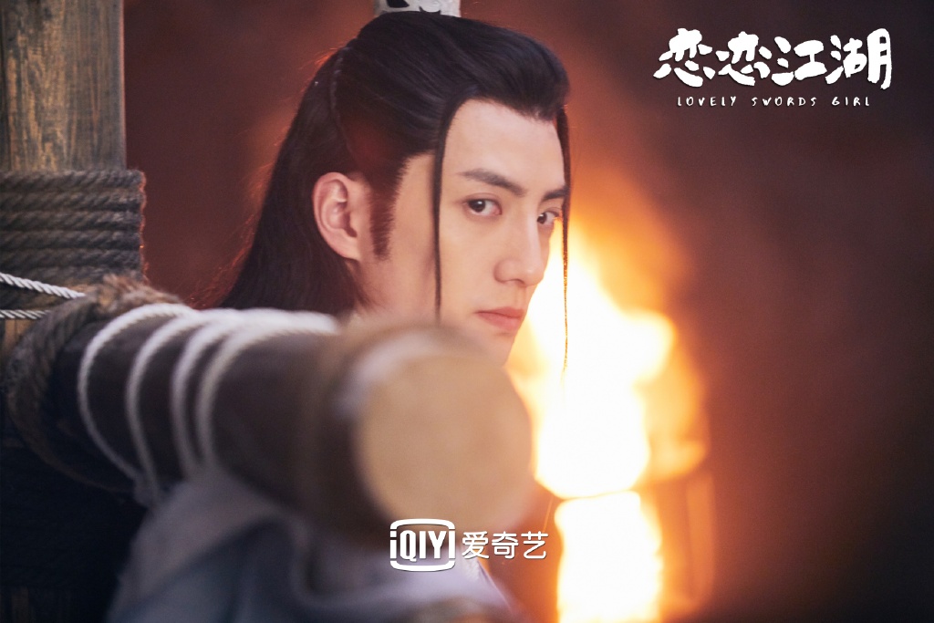 v">杨仕泽,原名杨东清,1992年10月25日出生于中国,中国内地影视男演员