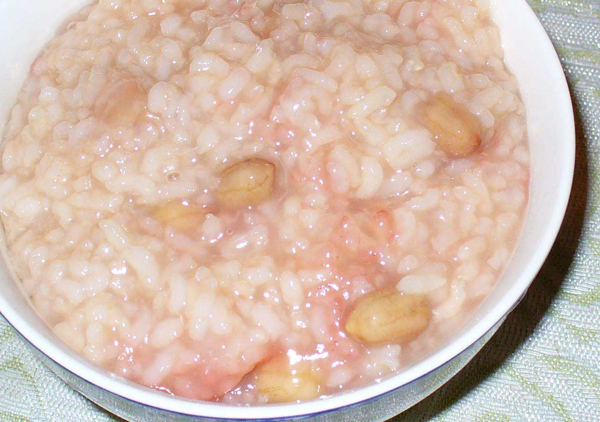 data-lemmaid="684820">黑米 /a>(已泡发),花生仁(已泡发),大米等食材