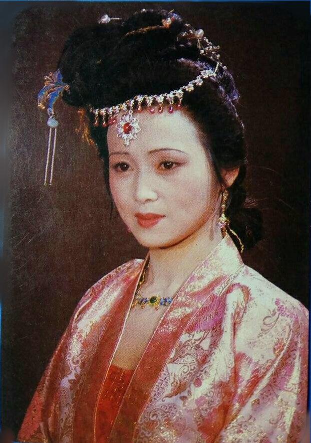 《红楼梦》里，贾敬过生日，透着诡异和不祥的气息？_百科TA说