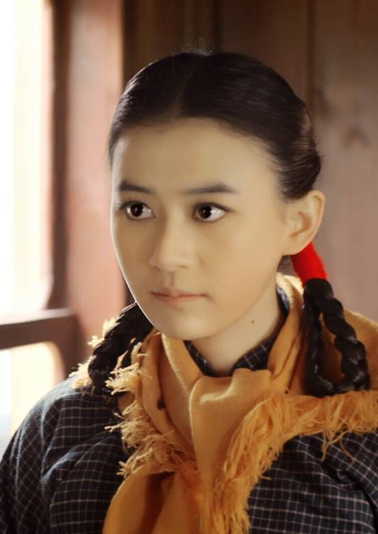 九儿/戴九莲演员 周迅19岁的少女九儿单纯,善良,聪慧,但却被父亲卖给
