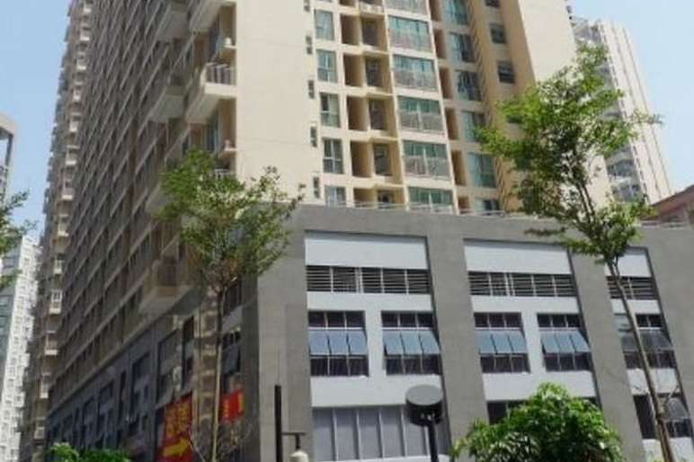 英伦国际公寓位于深圳市龙华区龙华中心,共计房屋168户.