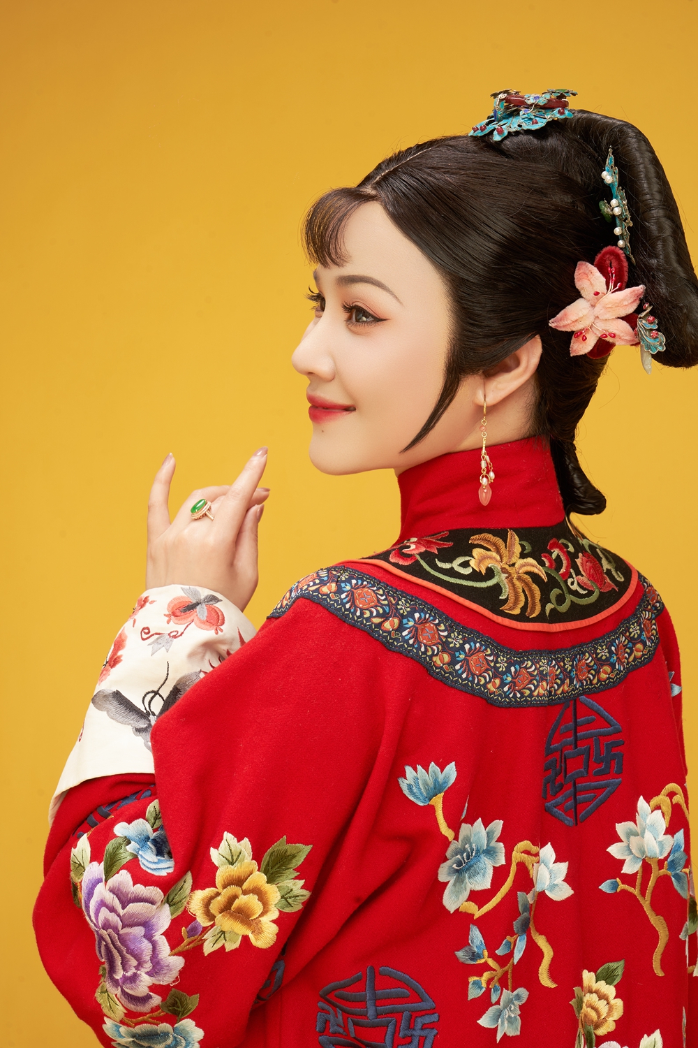  p data-id="tdebm0yrkqye">余玉婵,越剧演员,越剧戚派再传弟子, a