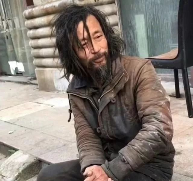大师在流浪，小丑在殿堂，最近很火的“流浪大师”何许人也？_百科TA说