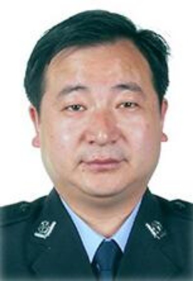 李万龙