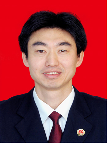 侯强