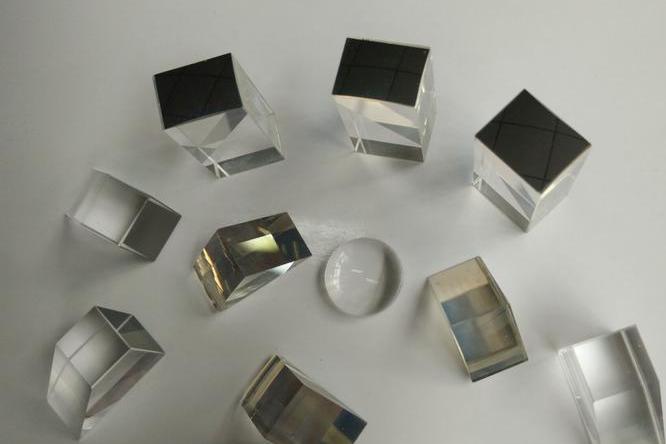 棱镜式组合透镜