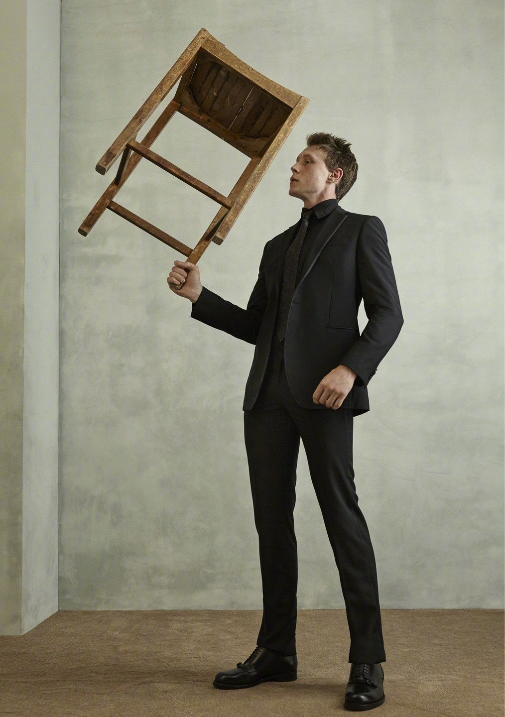  p>乔治·麦凯 i>(george mackay) /i>,1992年3月13日出生于英国伦敦